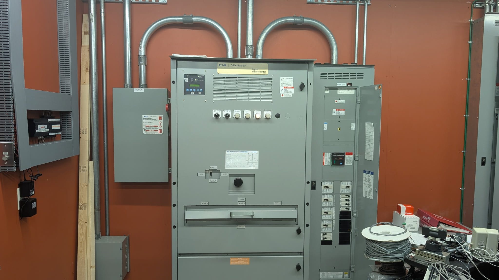 Used 200A 600/347V Eaton automatic transfer switch with bypass switch, indoor rated - Image 5