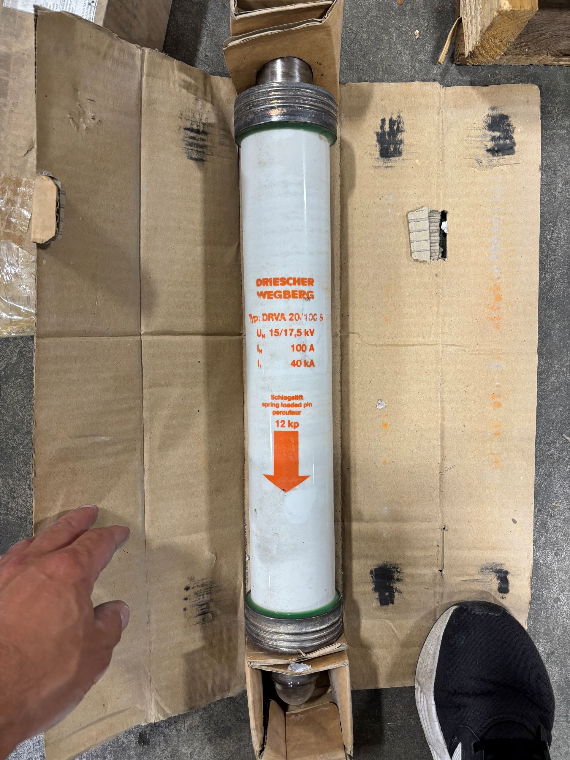 Surplus Driescher Wegberg 15/17.5 KV 100A Power Fuse Model DRVA20/100S, 40KA - Image 2