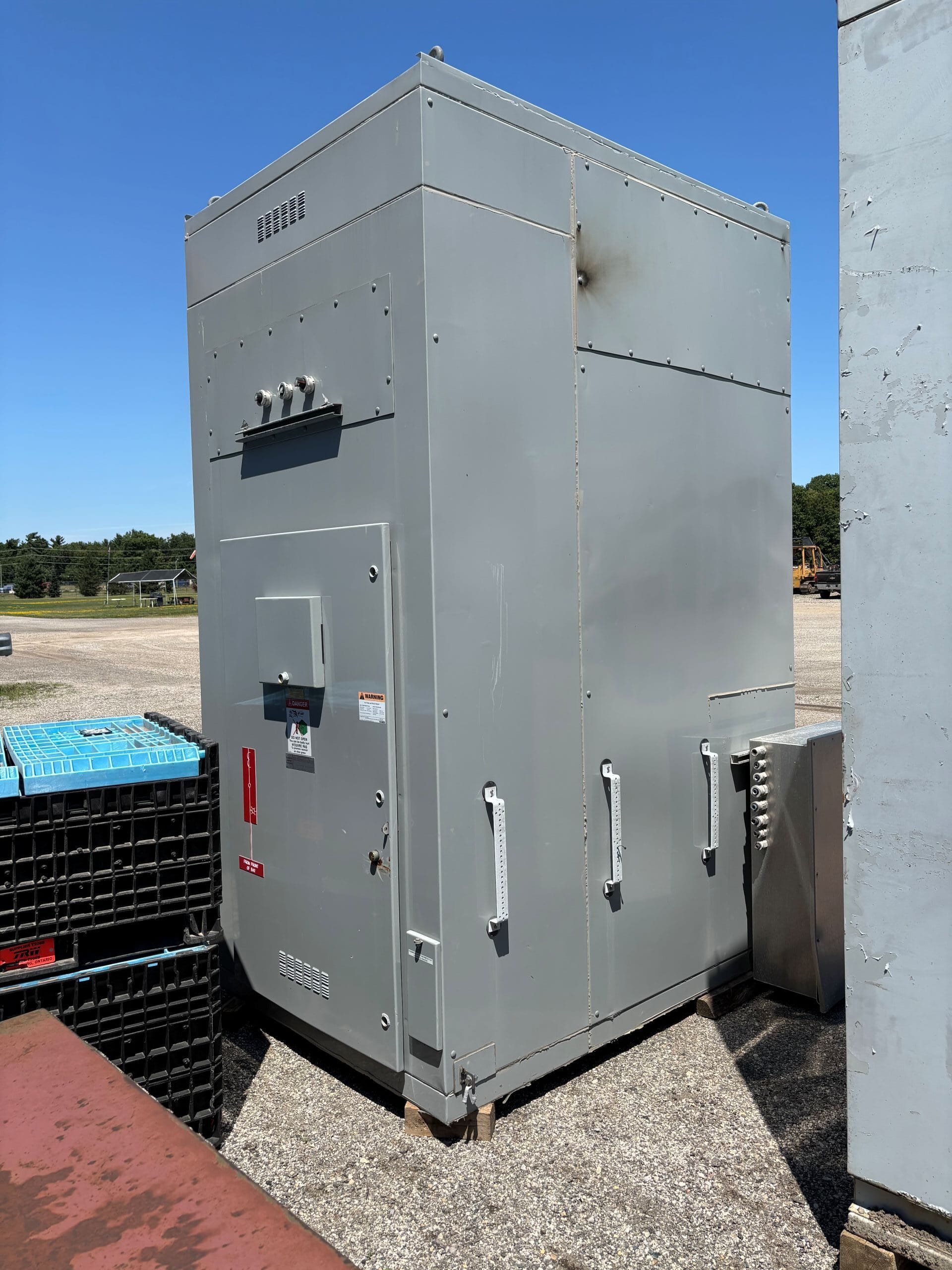 Used Eaton 1200A 38KV vacuum breaker model 380VCP-WR25 with isolation switch - Nema 3R rated - Image 6