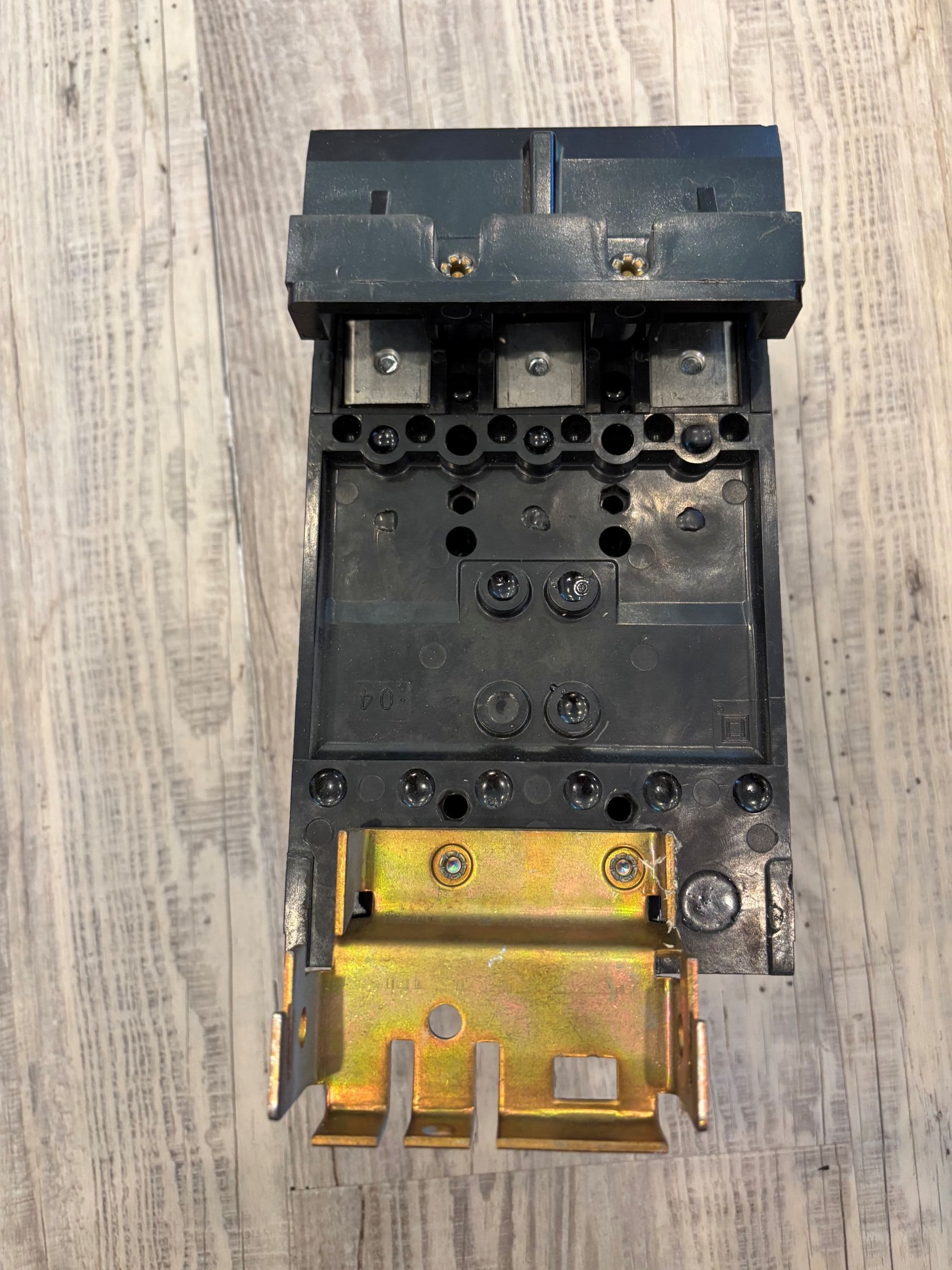 Used Square-D 225A 240V 3P I-Line molded case breaker model Q232225, 22KA - Image 2
