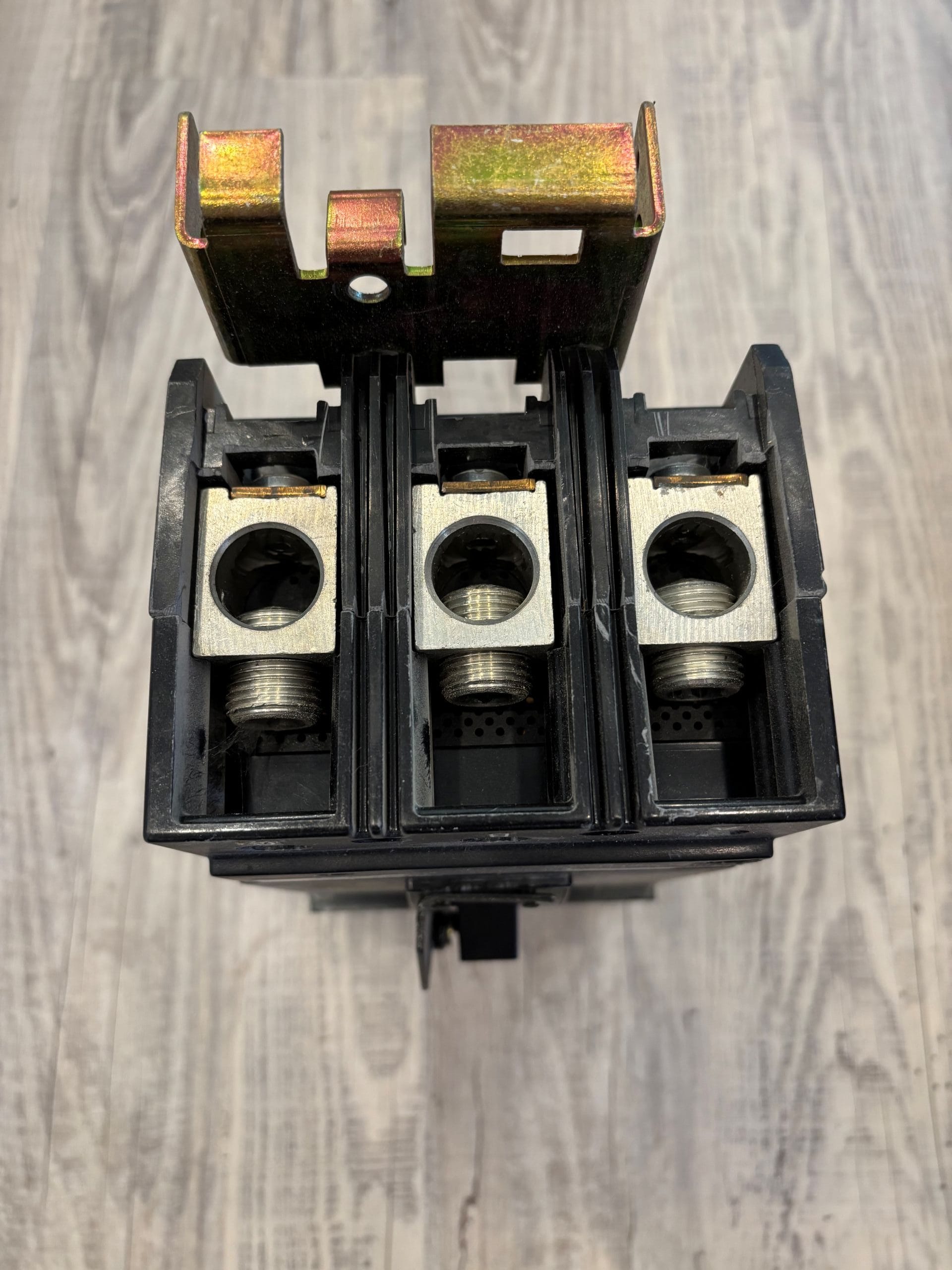 Used Square-D 200A 600V 3P I-Line molded case breaker model KA36200, 22KA - Image 5