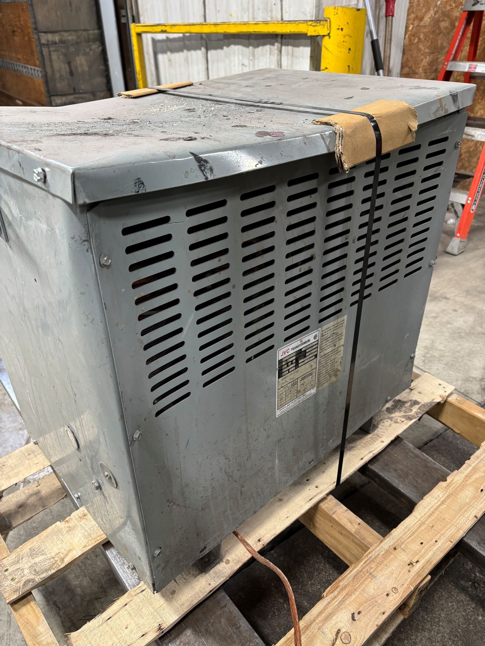 Used 65 KVA 600 Delta to 480Y/277 3-phase isolation dry transformer, N1 rated indoor - Image 2